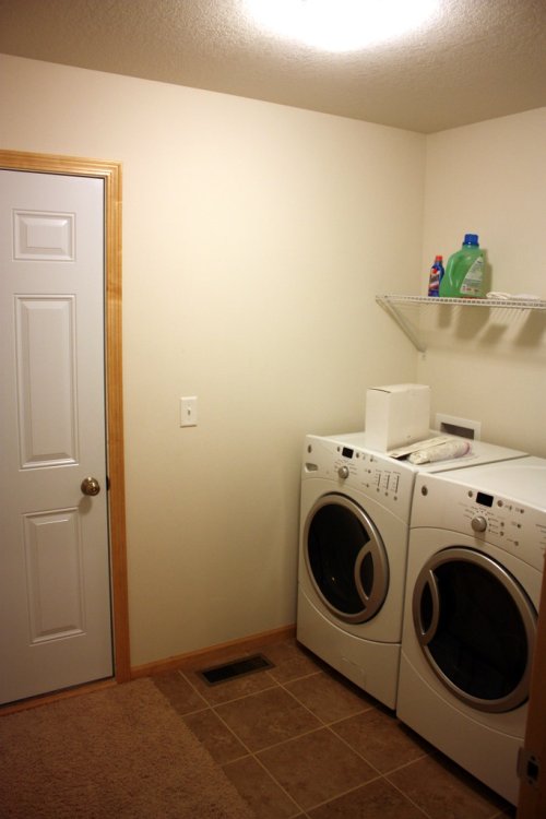 Laundry/Entry from Garage
